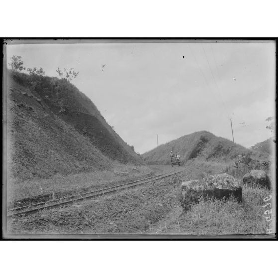 Chemin de fer du Nord. Tranchée au kilomètre 143. [légende d'origine]