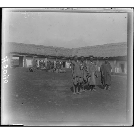 Rourte de Foumban. Arrivée au campement de Baïgam. [légende d'origine]