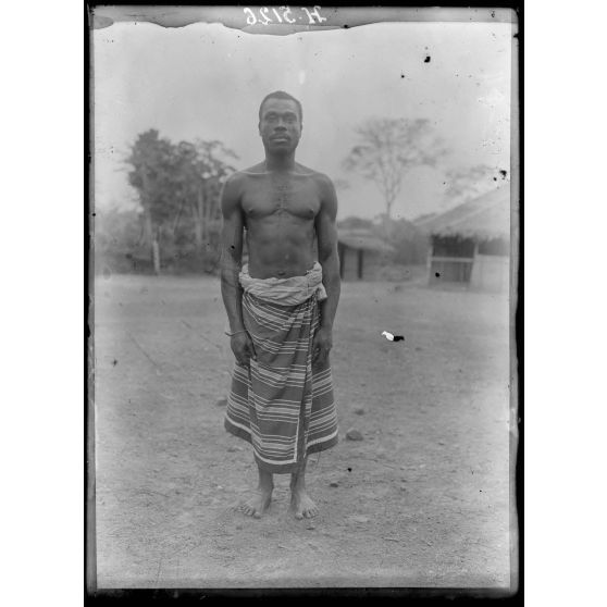 Rives du Campo. Bikobimbo. Type de Batchiki. [légende d'origine]