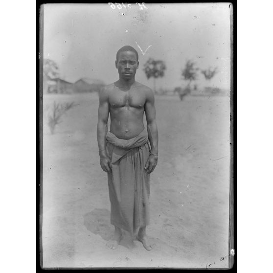 Campo. Type d'homme Batanga. [légende d'origine]