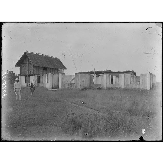 Plantation de Dipikar. Ruines de la maison du directeur. [légende d'origine]