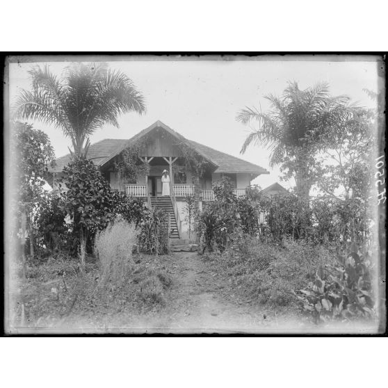 Yaoundé. Mission catholique. Maison des soeurs. [légende d'origine]