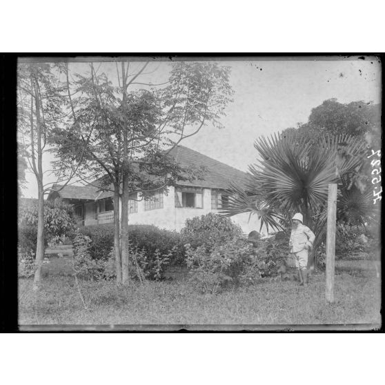Yaoundé. Immeuble. Habitation du chef de circonscription. [légende d'origine]