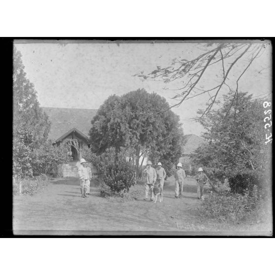 Yaoundé. Jardin du commandant de circonscription. [légende d'origine]