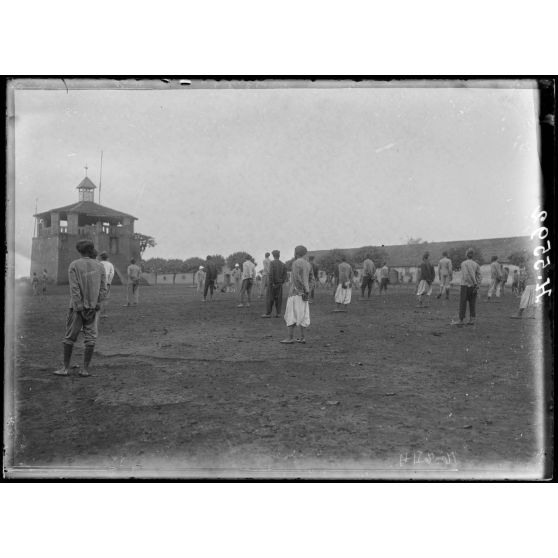 Yaoundé. Place d'armes. [légende d'origine]