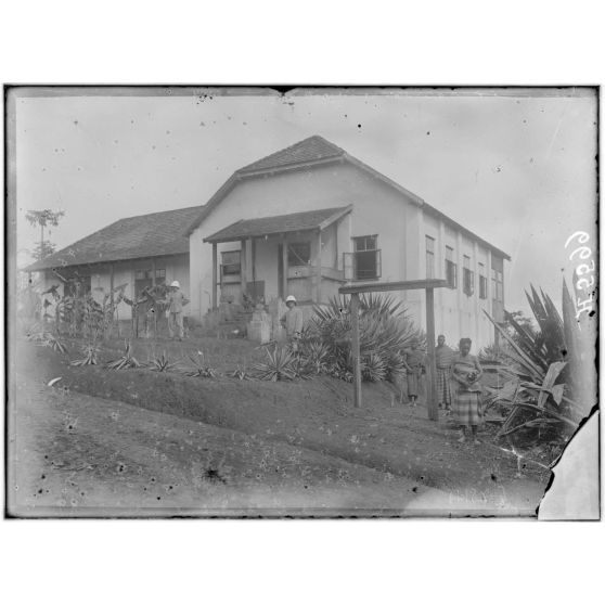 Yaoundé. Immeuble. [légende d'origine]