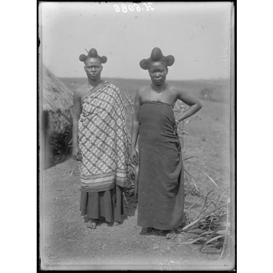 Tibati. Type de femmes de race Ditam. [légende d'origine]