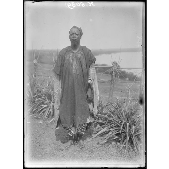 Tibati. Un chef de race Boum. [légende d'origine]