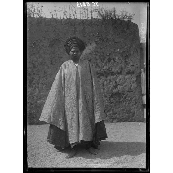 N'Gaoundéré village. Le sultan de N'Gaoundéré. [légende d'origine]