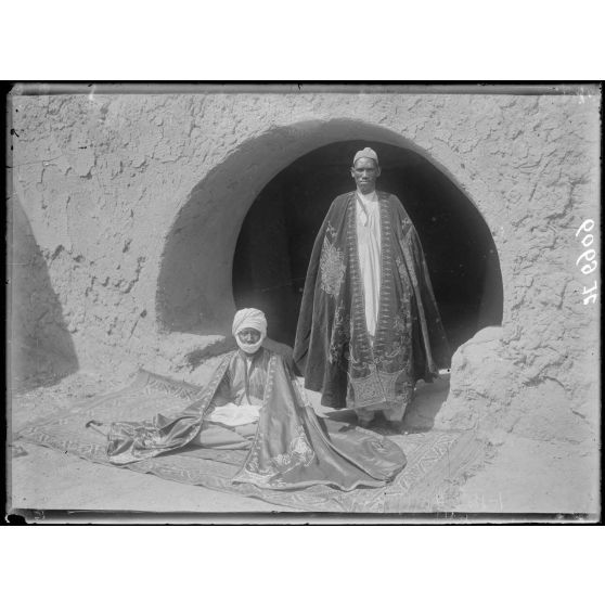 Kousseri. Bokav, sultan de Kousseri. [légende d'origine]