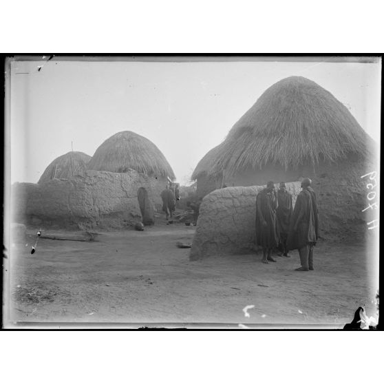 Rives du Chari. Mouloua, vue du village. [légende d'origine]