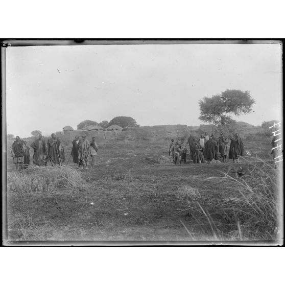 A 2h au sud de N'Godéni. Vue du village de Garlé. [légende d'origine]