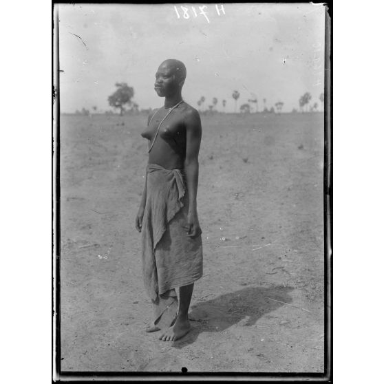 Pouss.Type de femme Banana. [légende d'origine]