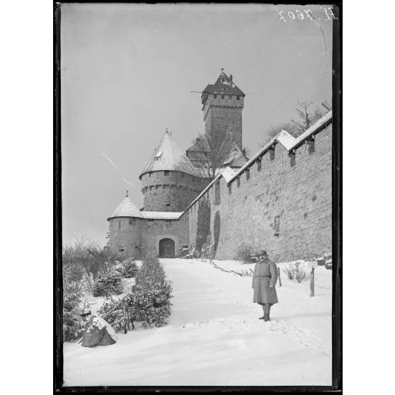 Haut-Koenigsbourg, château impérial. Entrée Nord-Est. [légende d'origine]