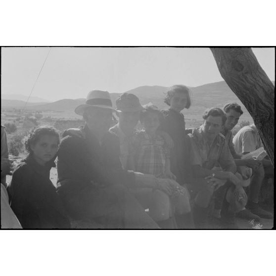 Au foyer du soldat (Soldatenheim) de Kastelli, un concert de musique militaire de la Luftwaffe.
