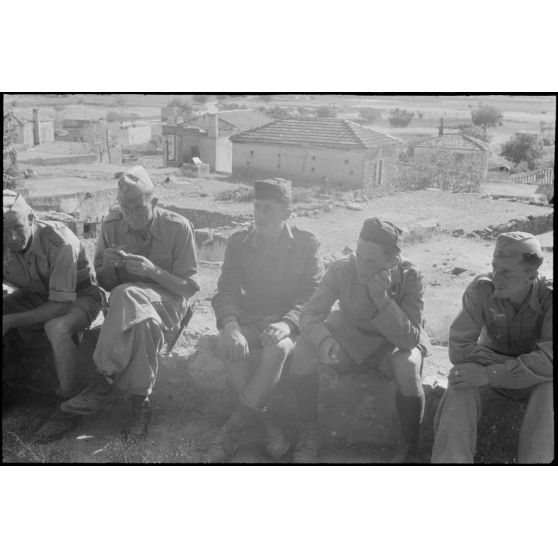Au foyer du soldat (Soldatenheim) de Kastelli, un concert de musique militaire de la Luftwaffe.