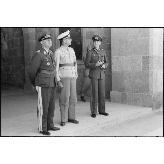 Au château de Rhodes, le général Martin Fiebig et le général Ulrich Kleemann.