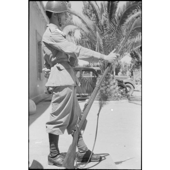 Forces italiennes stationnées à Kos.