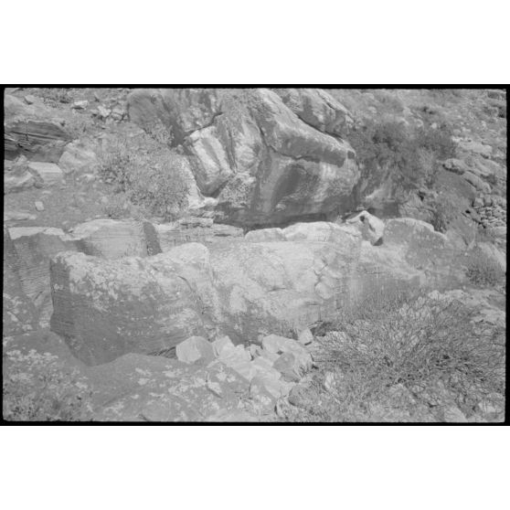 Sur l'île de Naxos, dans les Cyclades, la statue Kouros près du village d'Apollonas.