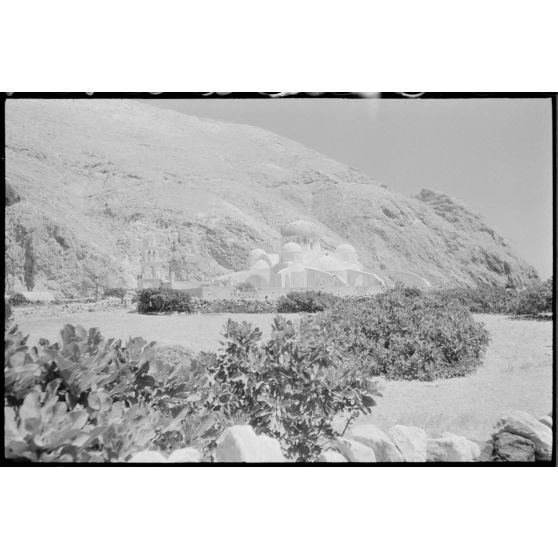 Le monastère orthodoxe de Perissa sur l'île de Santorin.