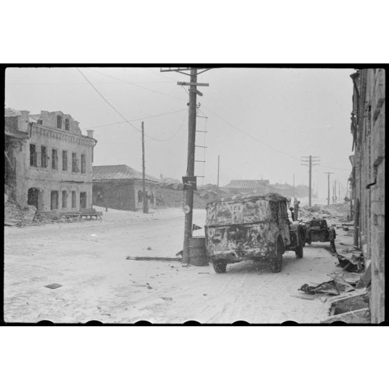 Dans le secteur de Sytschewka, lors de l'opération Büffelbewegung, la retraite allemande se poursuit.