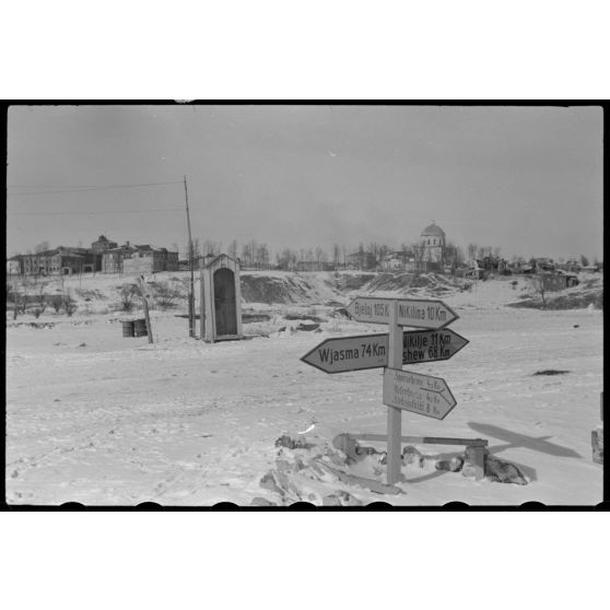 Dans le secteur de Sytschewka, lors de l'opération Büffelbewegung, la retraite allemande se poursuit.