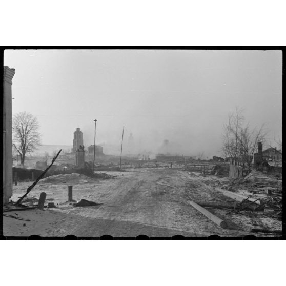 Wjasma (Viazma) encore occupée par l'armée allemande subit la pression constante de l'armée Rouge.