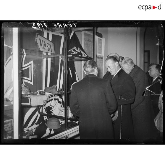 Visite de l'ambassadeur des Etats-Unis, Jefferson Keffries, au musée Carnavalet à Paris.