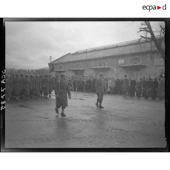Défilé des troupes de la 1re DB à Vesoul.