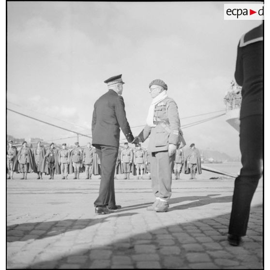 Cérémonie avant le départ de la 13e DBMLE pour la Norvège.