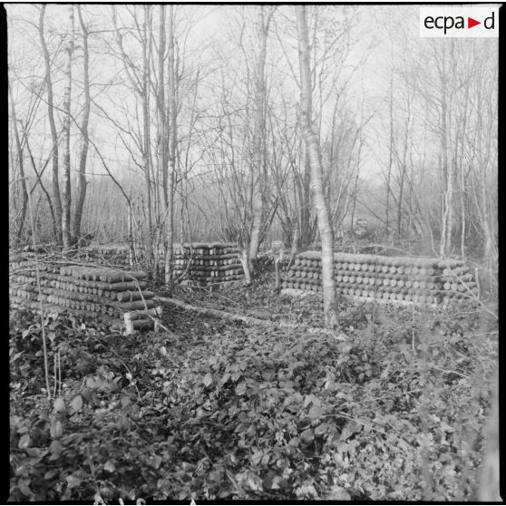 Plan général d'obus stockés dans un bois près du village d'Audigny.