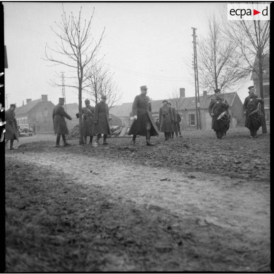 Arrivée du général de la Laurencie.