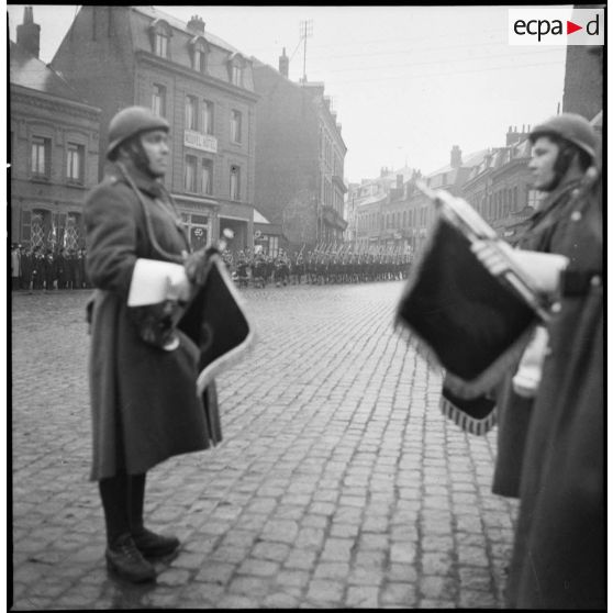 Lors d'une cérémonie militaire des troupes de la BEF défilent.