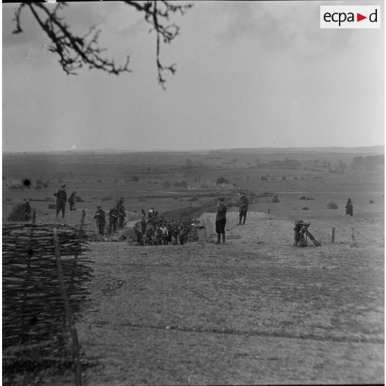 Tranchée anti-chars près de Rahling. [légende d'origine]