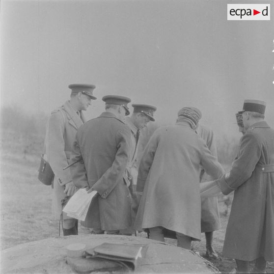 Le Duc de Windsor au front de Lorraine. [légende d'origine]