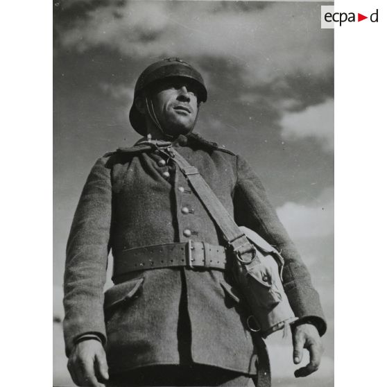 [Portrait d'un soldat du 402e RADCA (régiment d'artillerie de défense contre avions), Moselle, 18-22 octobre 1939.]