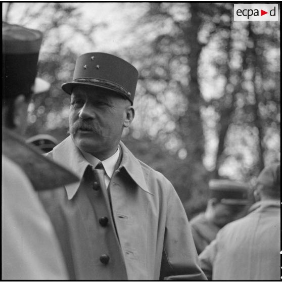 Portrait du général de division de La Porte du Theil, commandant la 42e DI de la 3e armée.