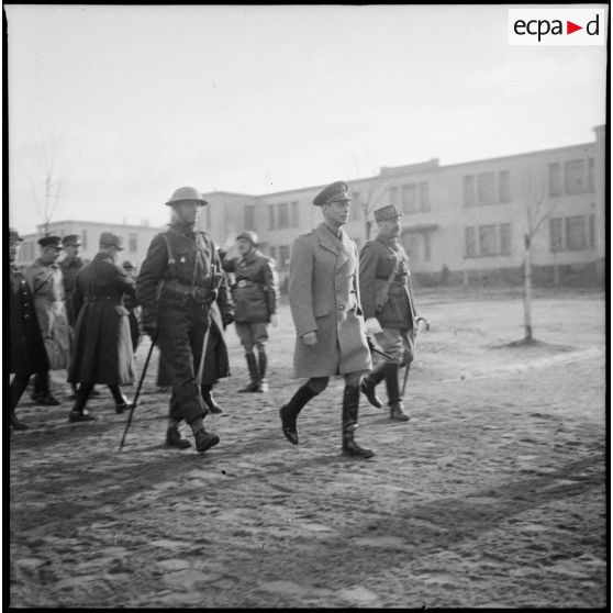 Le roi George VI vissite l'ouvrage des Welches de la ligne Maginot.