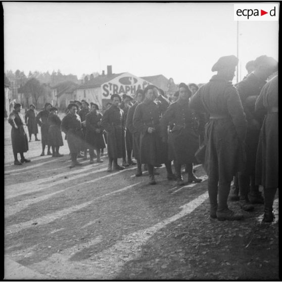 Rassemblement de fantassins du 80e RI dans la commune de Solgne.
