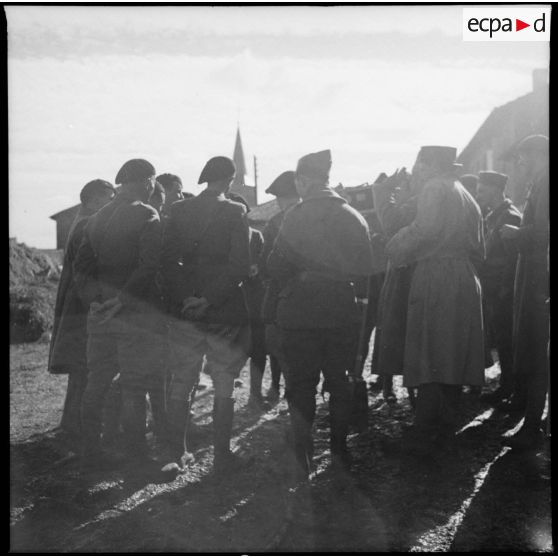 L'équipe du SCA filme le 80e RI dans Solgne.