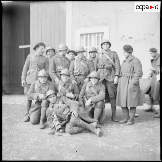 Photographie de groupe de fantassins appartenant probablement au 80e RI.
