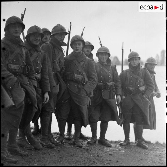 Photographie de groupe de fantassins du 151e RI.