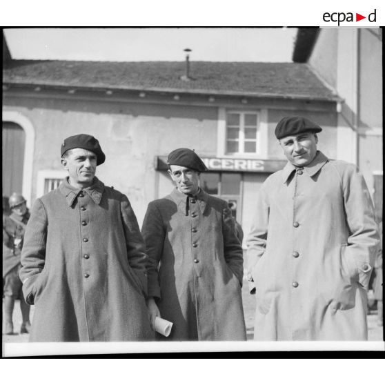 Photographie de groupe de fantassins du 80e RI, probablement des officiers.