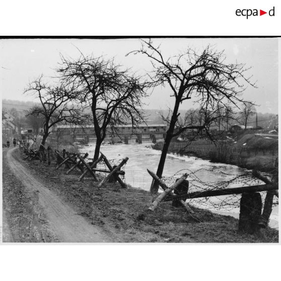 Plan général d'obstacles antichar et barrage sur la Sarre au bord de la Sarre dans le secteur de la 4e armée.