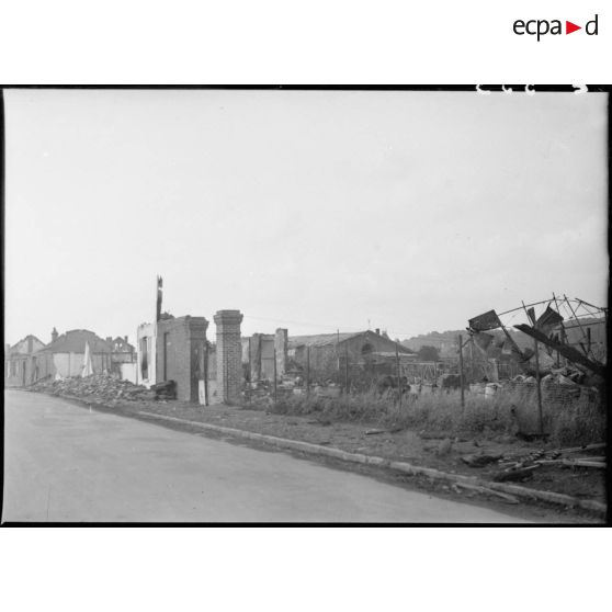 Plan général d'une usine détruite par un bombardement dans le secteur de la 5e armée.