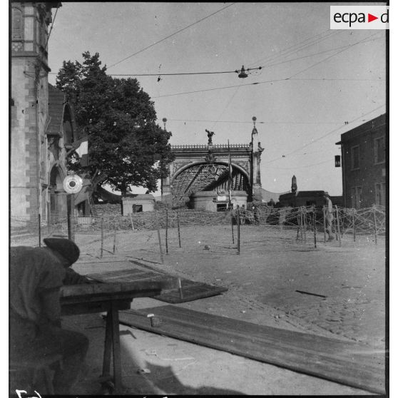 Plan général de l'entrée d'un pont sur le Rhin, peut-être le pont de Kelh.
