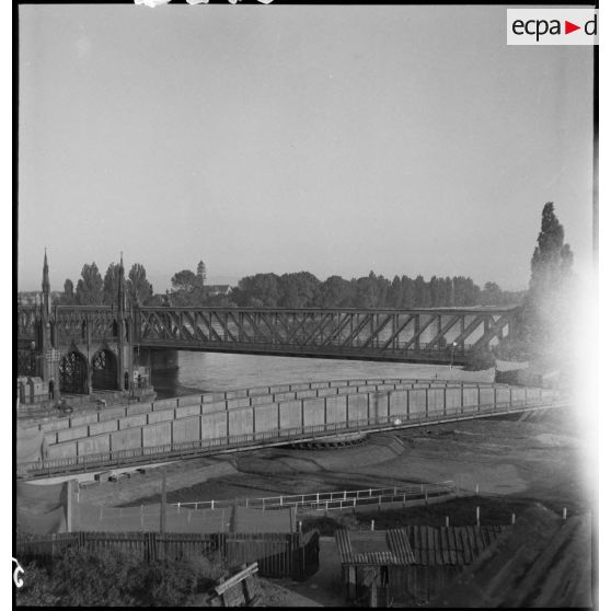 Plan général d'un pont enjambant le Rhin à Strasbourg, le pont de Kehl.