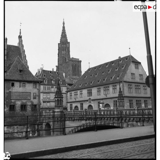 Plan général du pont du Corbeau qui enjambe l'Ill dans le centre-ville de Strasbourg.