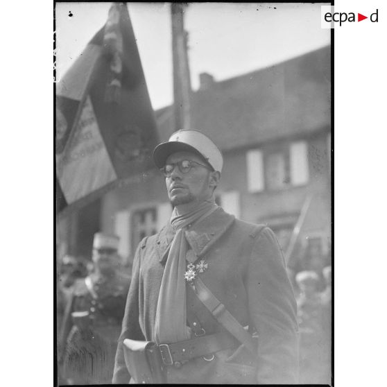 Portrait du sous-lieutenant Pillot du 4e RTM décoré de la légion d'honneur.