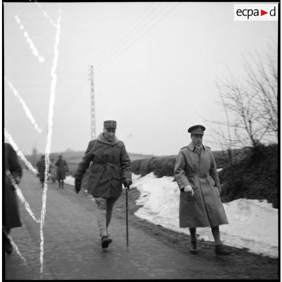 Visite du duc de Windsor dans le nord de la France.